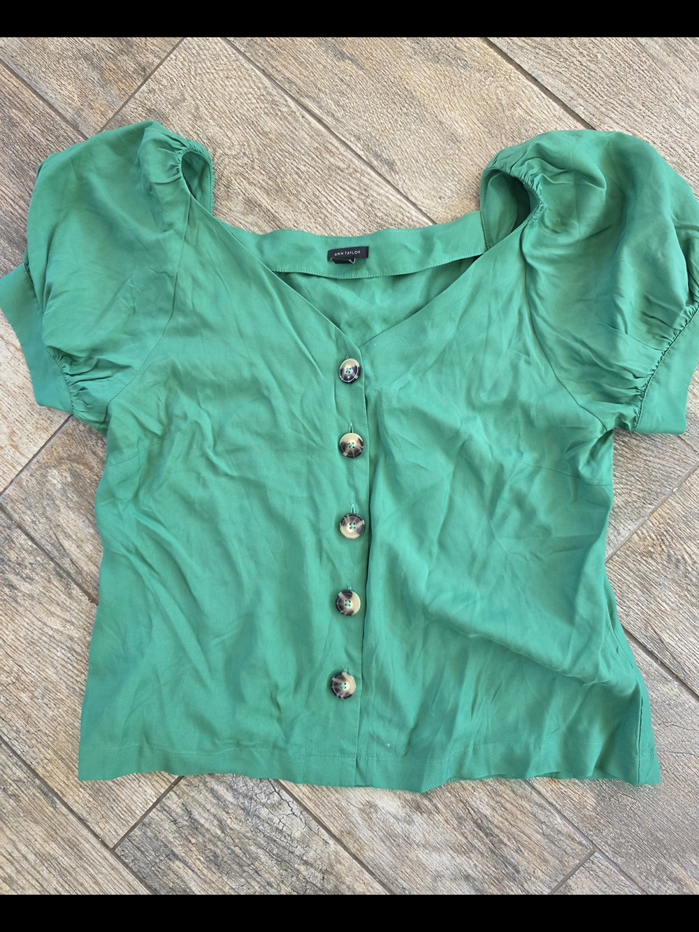 Ann Taylor Green Puff-Sleeve Button-Front Blouse Top Shirt Sz Medium